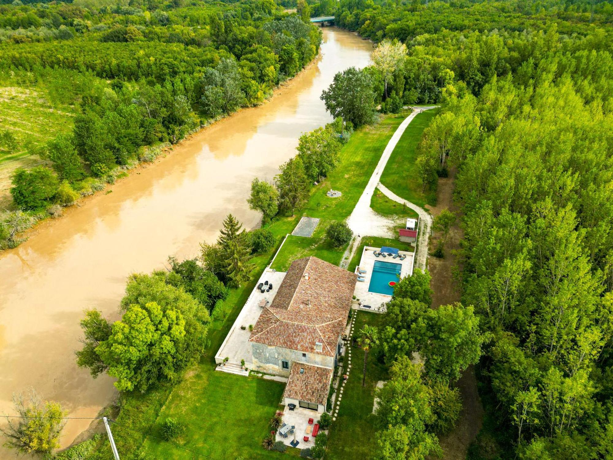 Le Bon Ami Villa Fronsac  Bagian luar foto