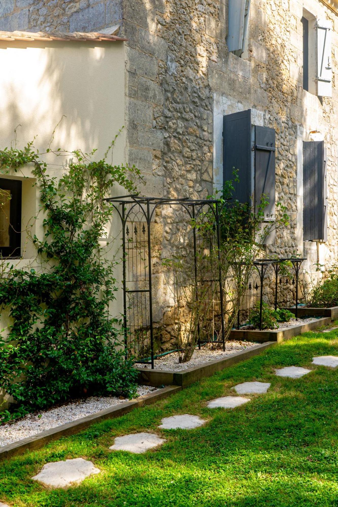 Le Bon Ami Villa Fronsac  Bagian luar foto
