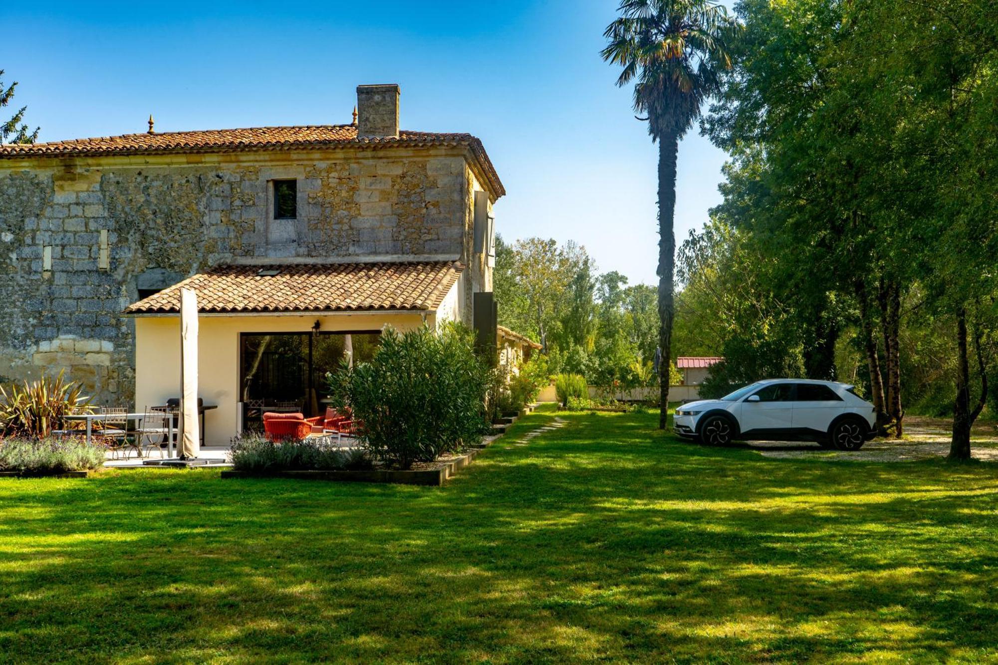 Le Bon Ami Villa Fronsac  Bagian luar foto
